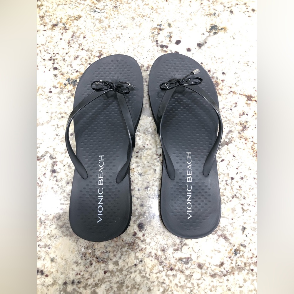 VIONIC - BEACH "BONDI" WEDGE WITH PATENT LEATHER BOW (color BLACK) size 8 NWOT